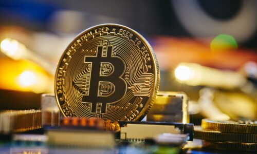 Highlights April 5: Major Bitcoin miner open to acquisition