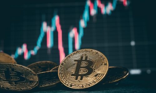 Bitcoin maintains its price above $21k as the market slowly recovers