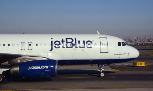 JetBlue pilots approve contract extension that comes with over 21% in raises