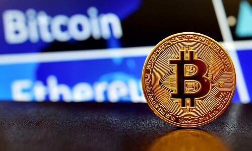 Investors put $116 into Bitcoin investment products as crypto pumped
