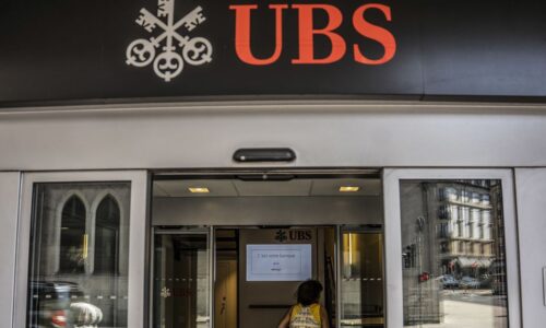 UBS Attracts Wealthy Clients to Help Lift Profits