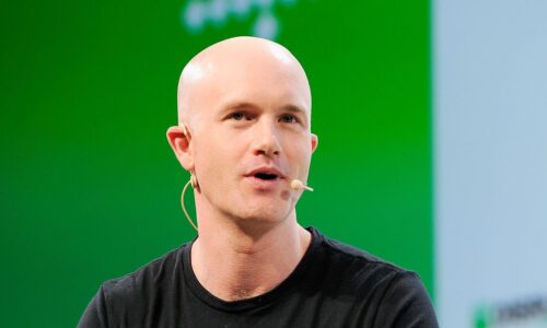 Key Words: Coinbase CEO takes to Twitter to highlight work with SEC before regulatory warning