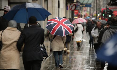 UK economy grows by 0.1% in the first quarter but inflation continues to weigh