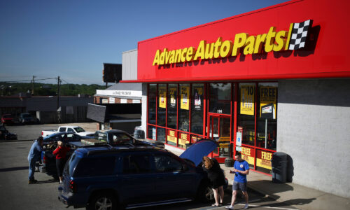 Advance Auto Parts shares plummet after dismal results, cuts to outlook and dividend
