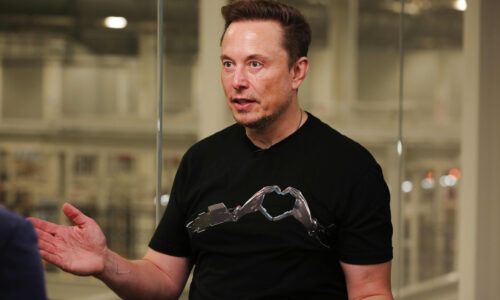 Elon Musk says he’s upped his sleep to 6 hours per night—and that his old routine hurt his brain