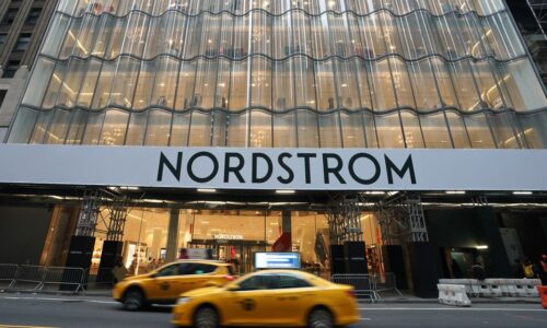 Earnings Results: Nordstrom rallies on earnings, but wind-down of Canadian operations weigh on sales