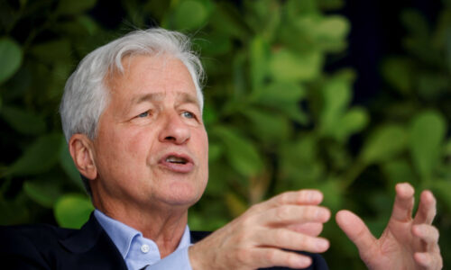 Dimon warns that the Fed could still raise interest rates sharply from here