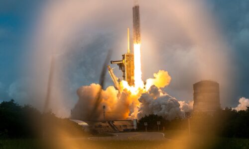SpaceX, Blue Origin, Virgin Galactic executives urge senators to improve the FAA
