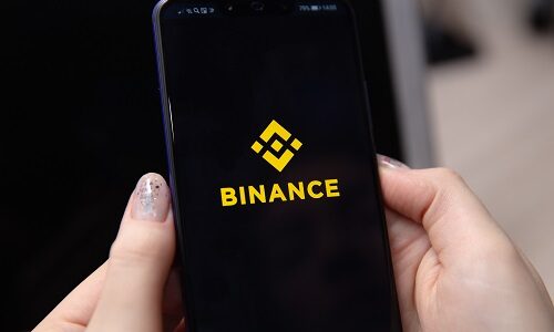 Binance halts AEUR stablecoin trading after a 200% surge days after listing