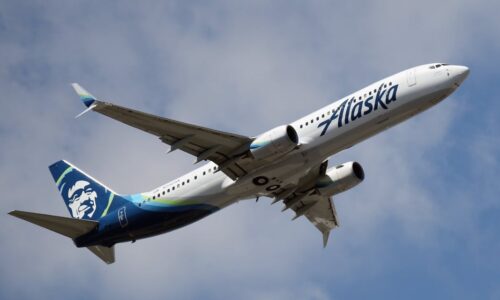 : Alaska Air agrees to $1.9 billion deal to acquire Hawaiian Airlines