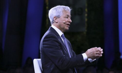 Why Jamie Dimon’s sale of $150 million in JPMorgan’s stock could be reason for caution