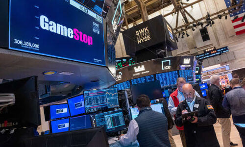 GameStop shares drop after retailer posts 29% sales decline, reveals stock sale plan