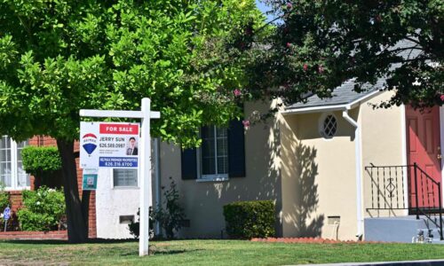 Mortgage rates drop to a three-month low. ‘We expect rates to continue to come down over the summer months,’ Freddie Mac says.