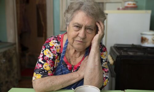 ‘I don’t want to take advantage of her’: I give my mother’s ailing next-door neighbor $500 a month. Now I want to buy her house. Is that exploitative?