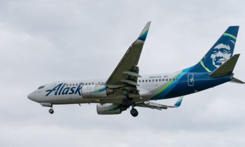 Alaska-Hawaiian merger clears DOT review, but airlines must preserve miles, routes