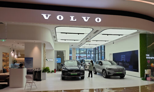 Volvo Cars cuts margin and revenue aims after ditching electric vehicle target