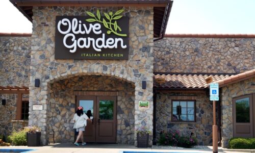 Olive Garden parent Darden’s Q1 earnings fall short after ‘significant’ drop in traffic in July